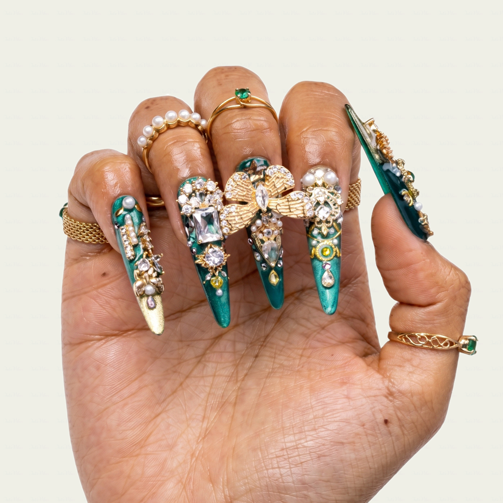 Made-to-Order | Emerald Royal Baroque – Green & Gold Long Stiletto Press-Ons with Vintage Gem Charms