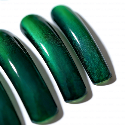Emerald Glow – Emerald Green Long Downward Curved Press-Ons with Magnetic Light-Shifting Cat Eye Finish